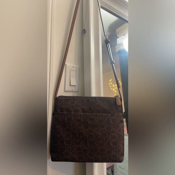 Calvin Klein crossbody - Picture 3 of 3
